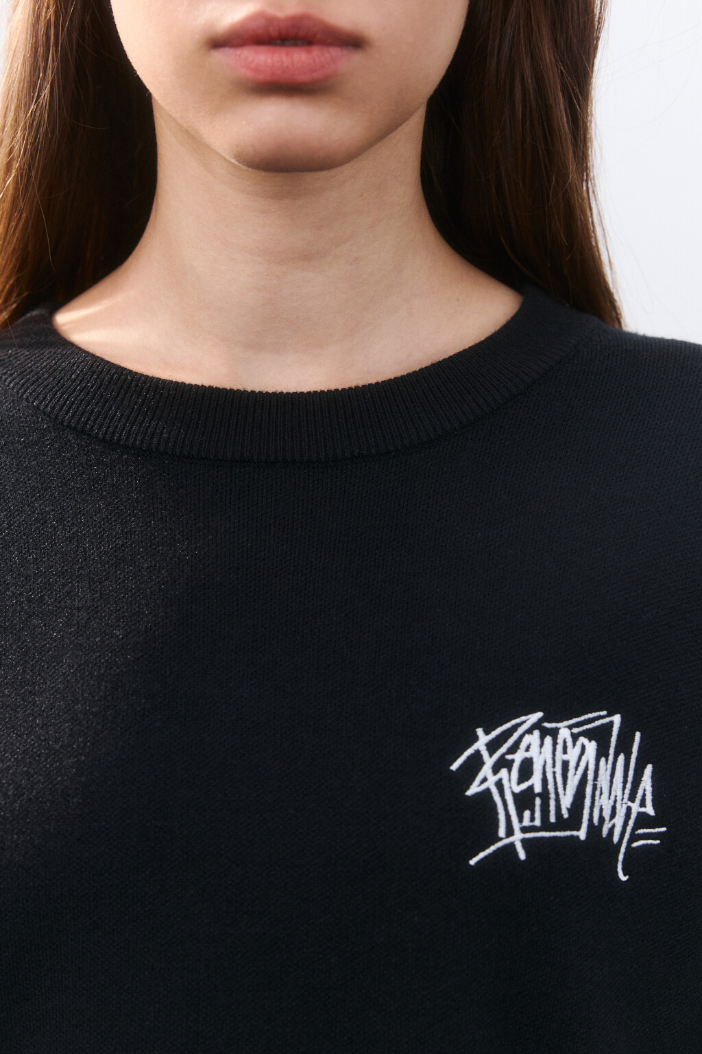 Джемпер вязаный с вышивкой и принтом - цвет черный - 4