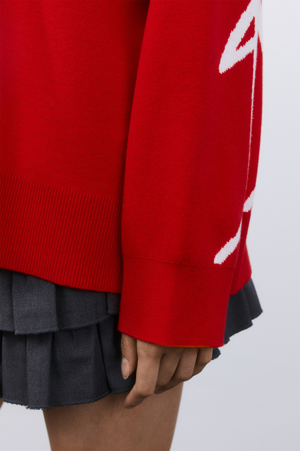 Джемпер вязаный с вышивкой и принтом - цвет красный - 6