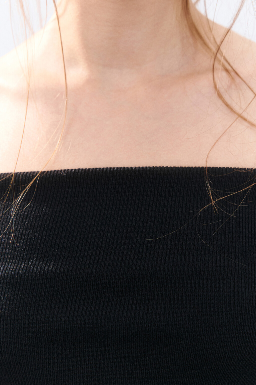 Джемпер облегающий с открытыми плечами - цвет черный - 5