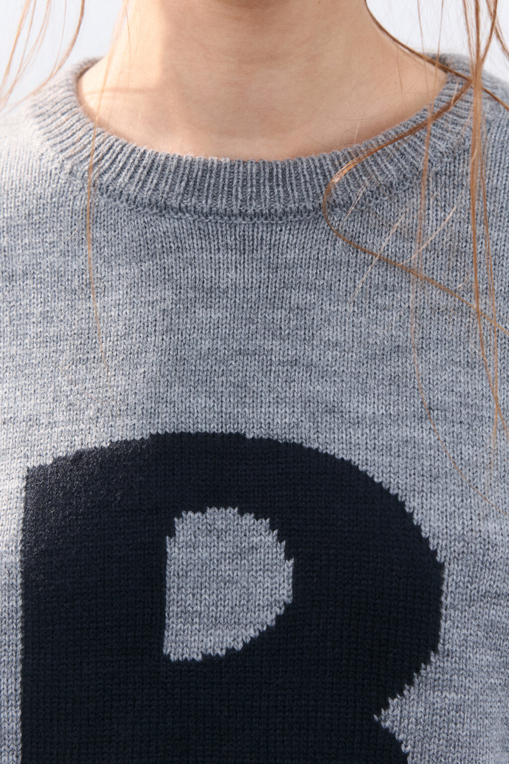 Джемпер вязаный с принтом - цвет серый - 5