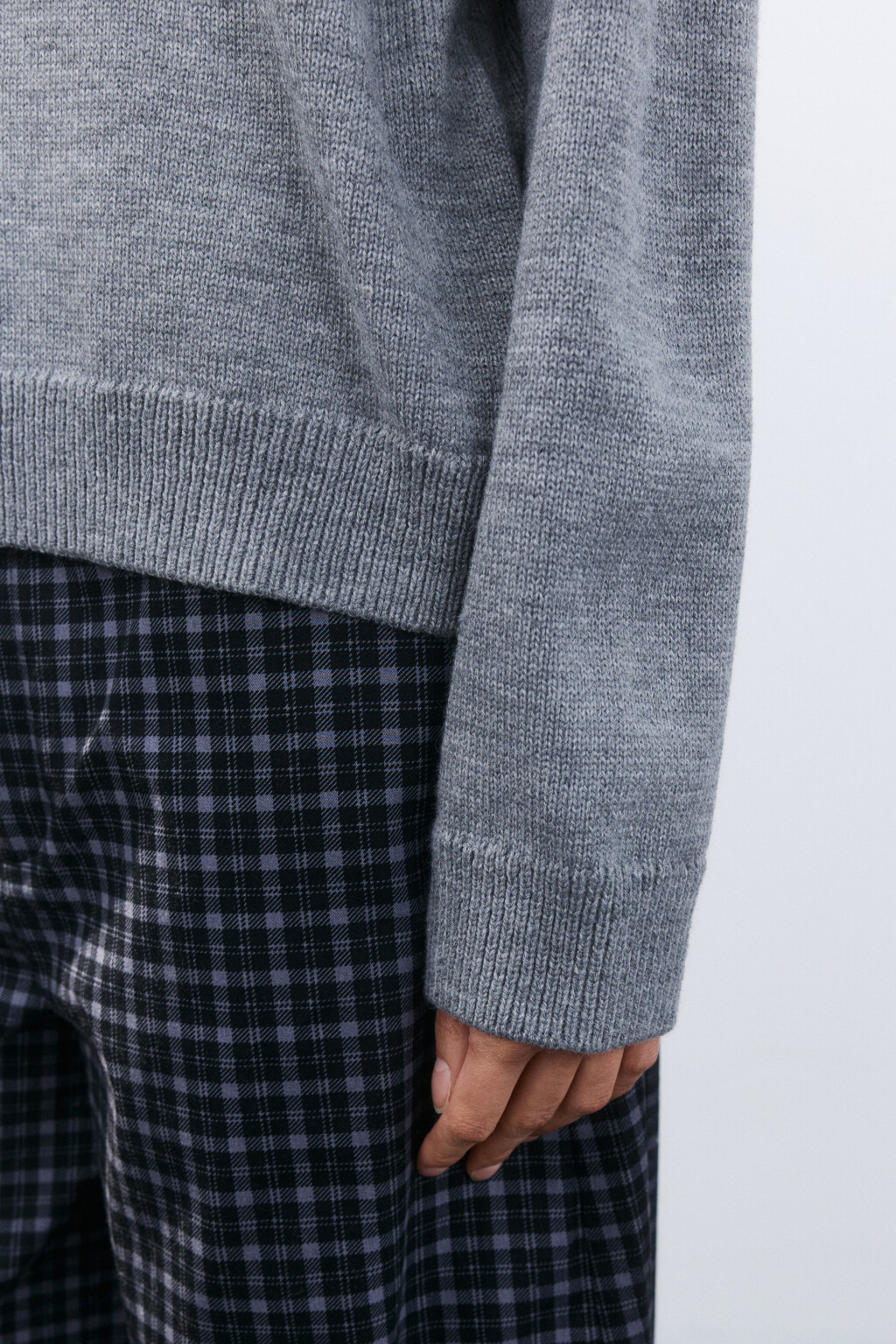 Джемпер вязаный с принтом - цвет серый - 6