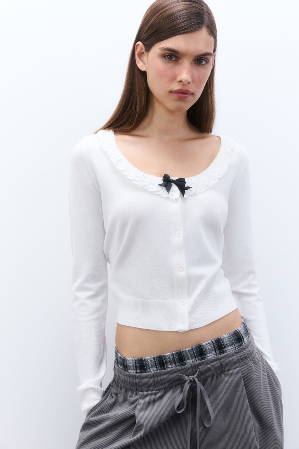 Кардиган с кружевом и бантиком - цвет молочный - 1