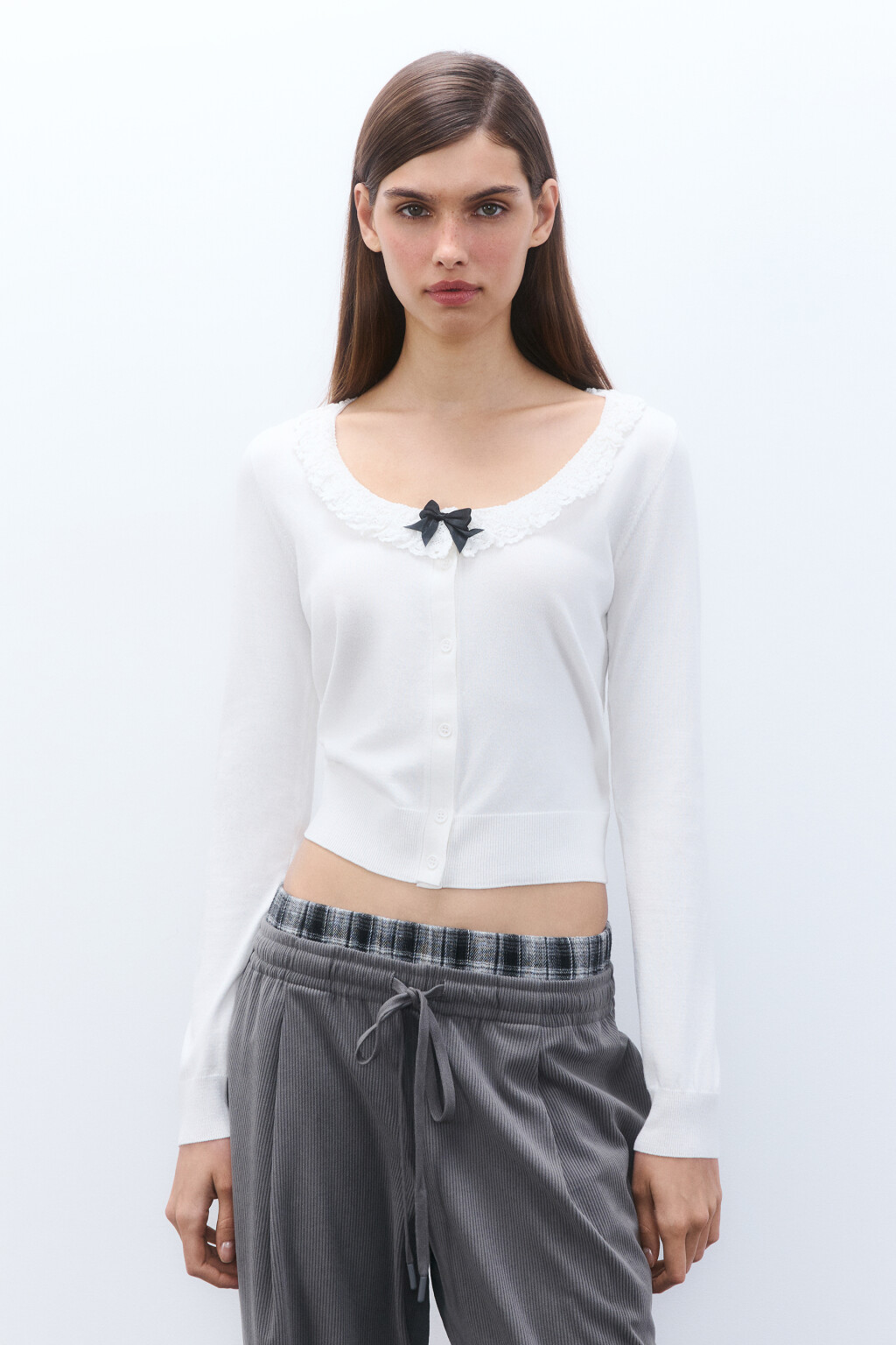 Кардиган с кружевом и бантиком - цвет молочный - 2