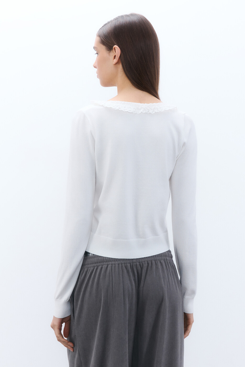 Кардиган с кружевом и бантиком - цвет молочный - 3