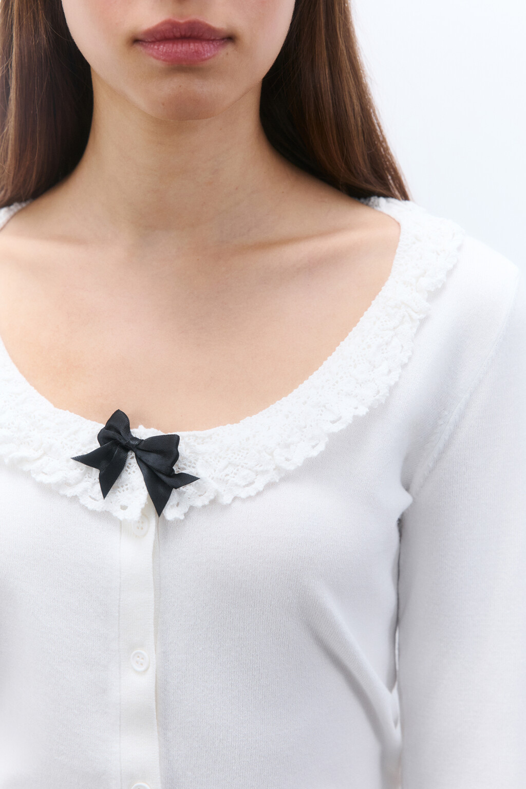 Кардиган с кружевом и бантиком - цвет молочный - 5
