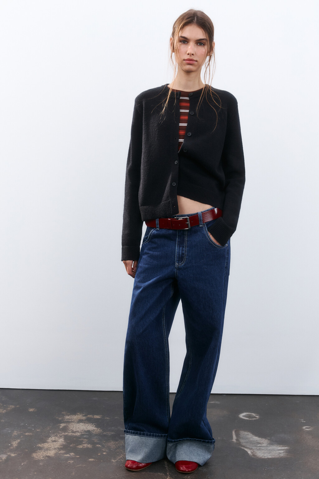 Кардиган на пуговицах с вышивкой - цвет черный - 1