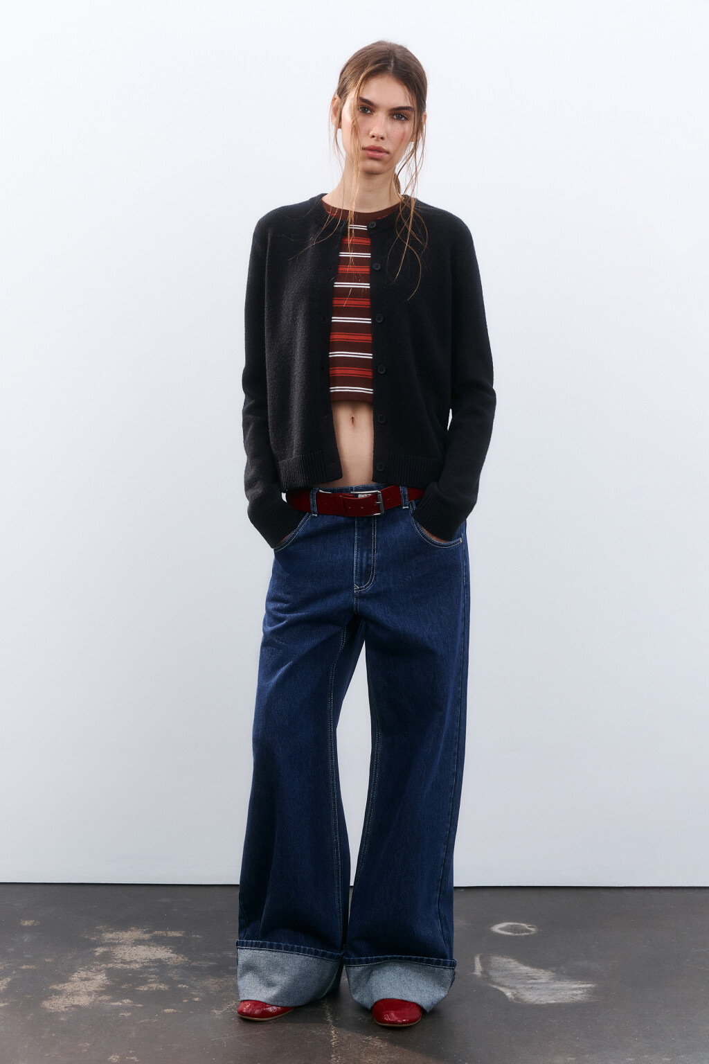 Кардиган на пуговицах с вышивкой - цвет черный - 4