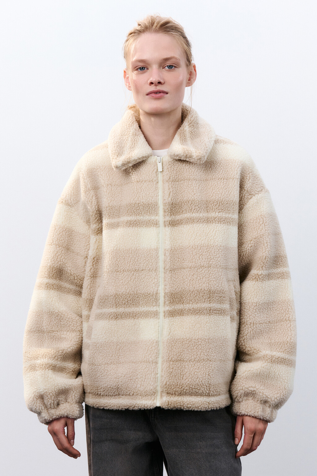 Куртка плюшевая в клетку - цвет бежевый - 3