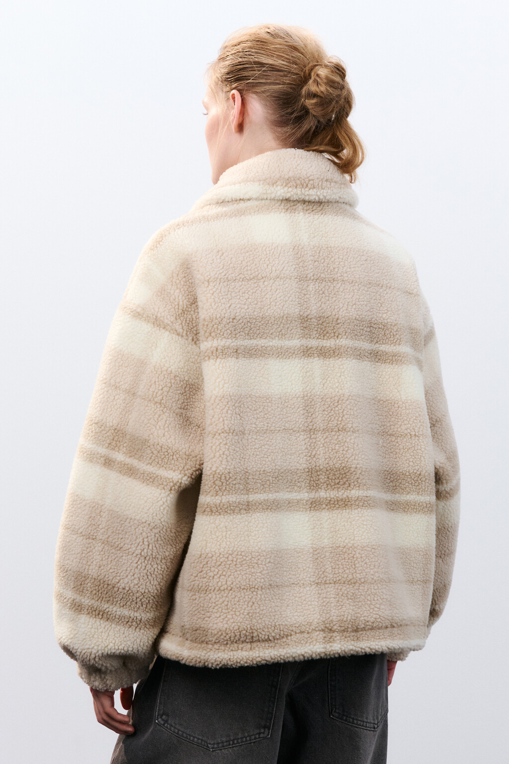 Куртка плюшевая в клетку - цвет бежевый - 4