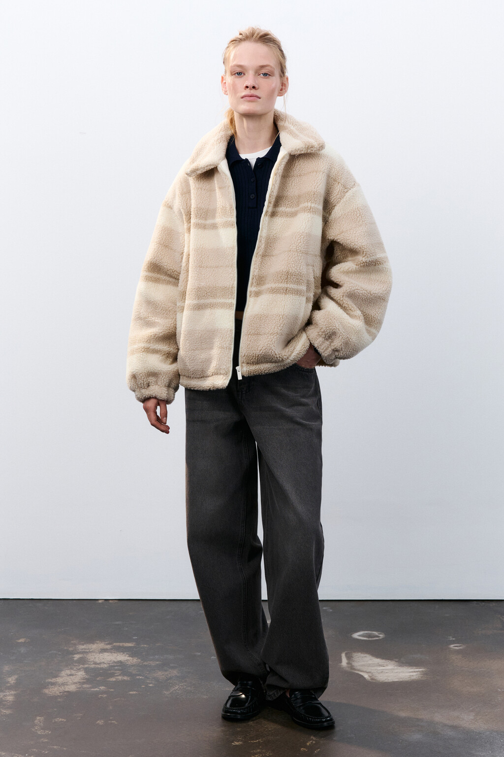 Куртка плюшевая в клетку - цвет бежевый - 5