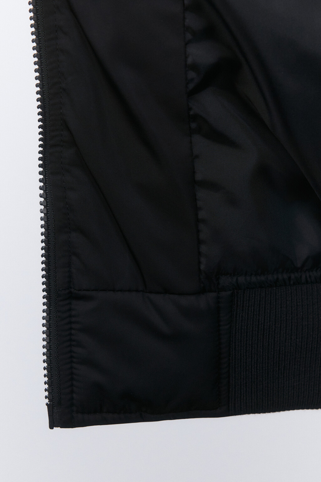 Куртка-бомбер oversize с принтом - цвет черный - 7