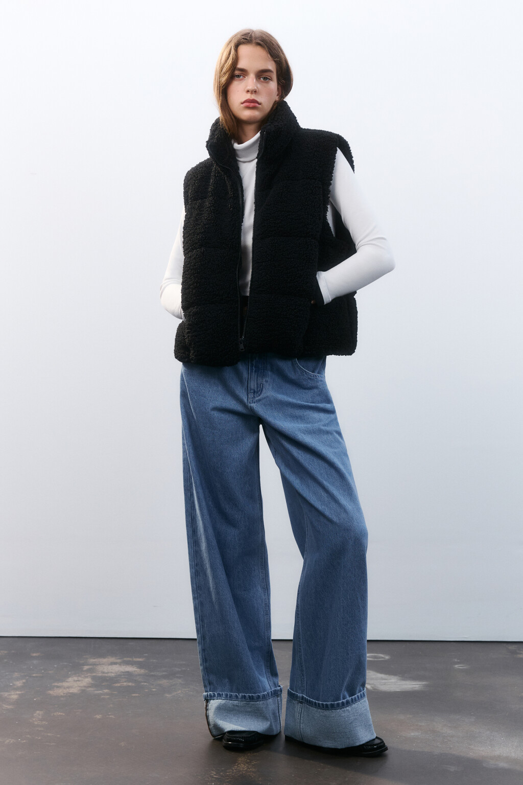 Жилет плюшевый утепленный - цвет черный - 4