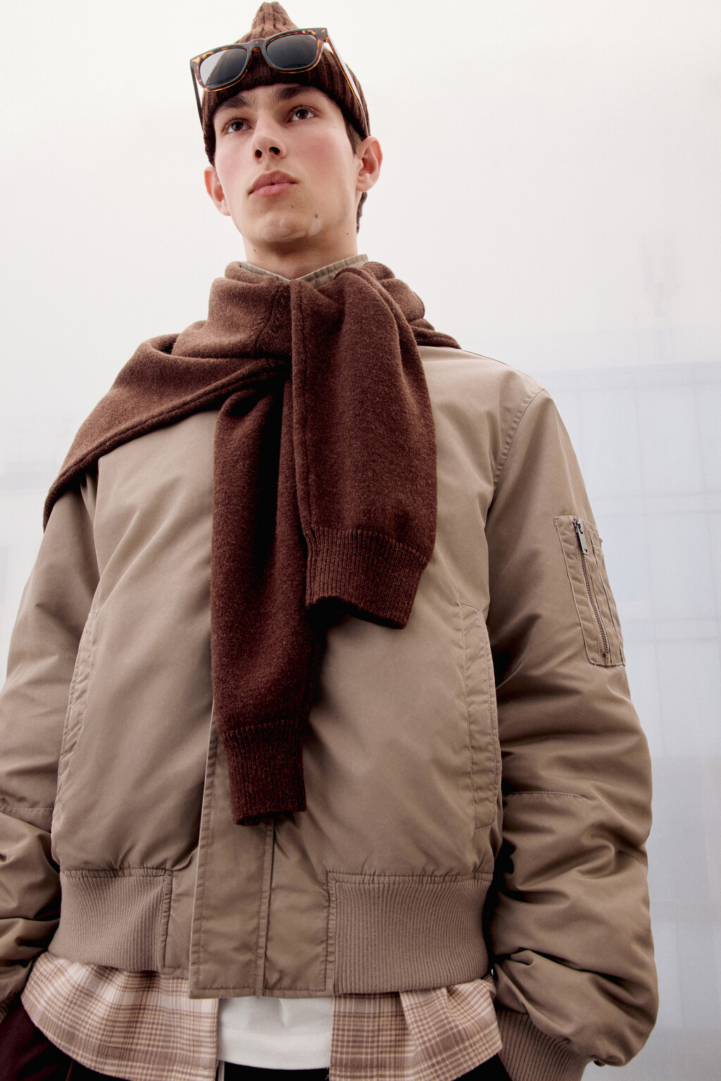 Куртка-бомбер с отложным воротником - цвет коричневый - 10