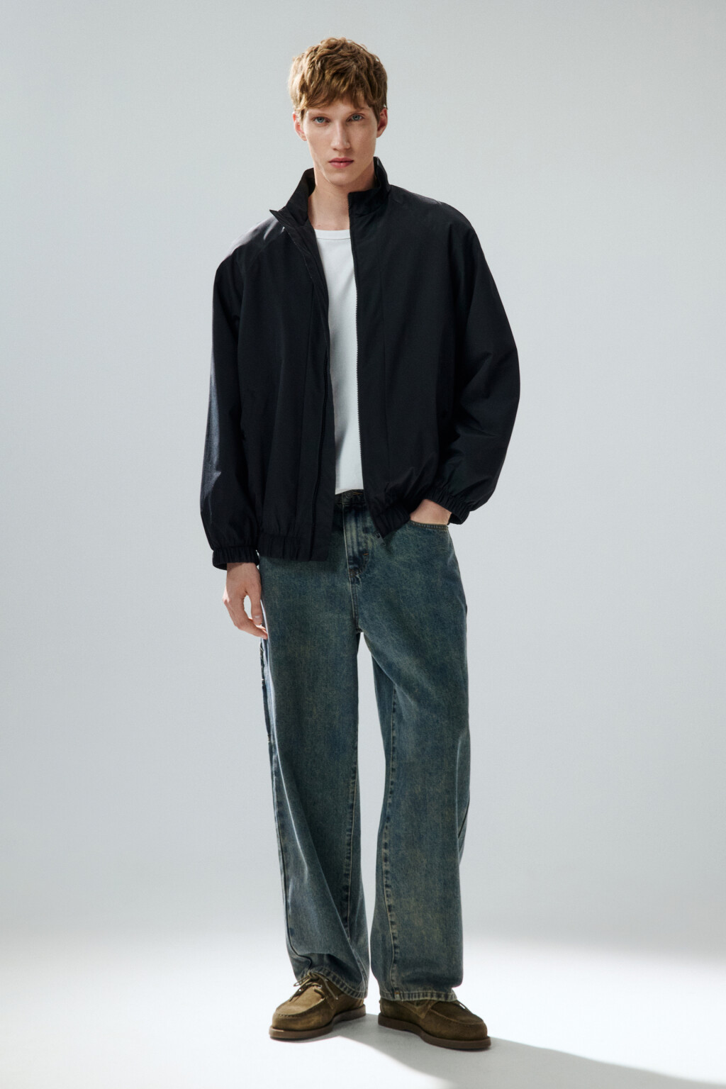 Куртка-ветровка на молнии - цвет черный - 4