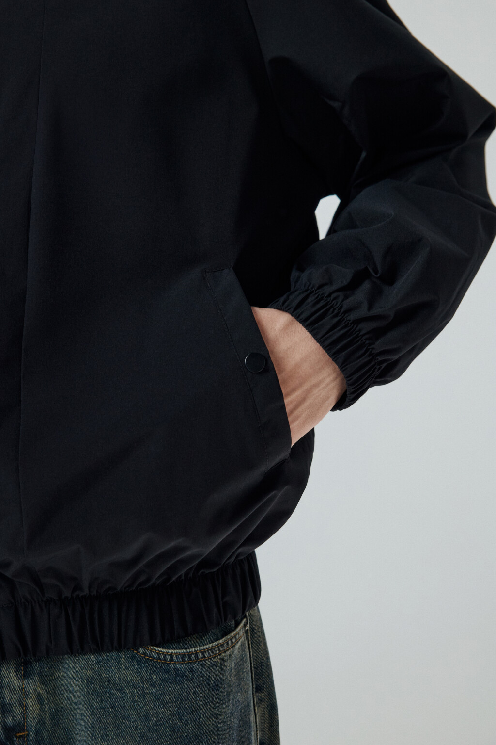 Куртка-ветровка на молнии - цвет черный - 6