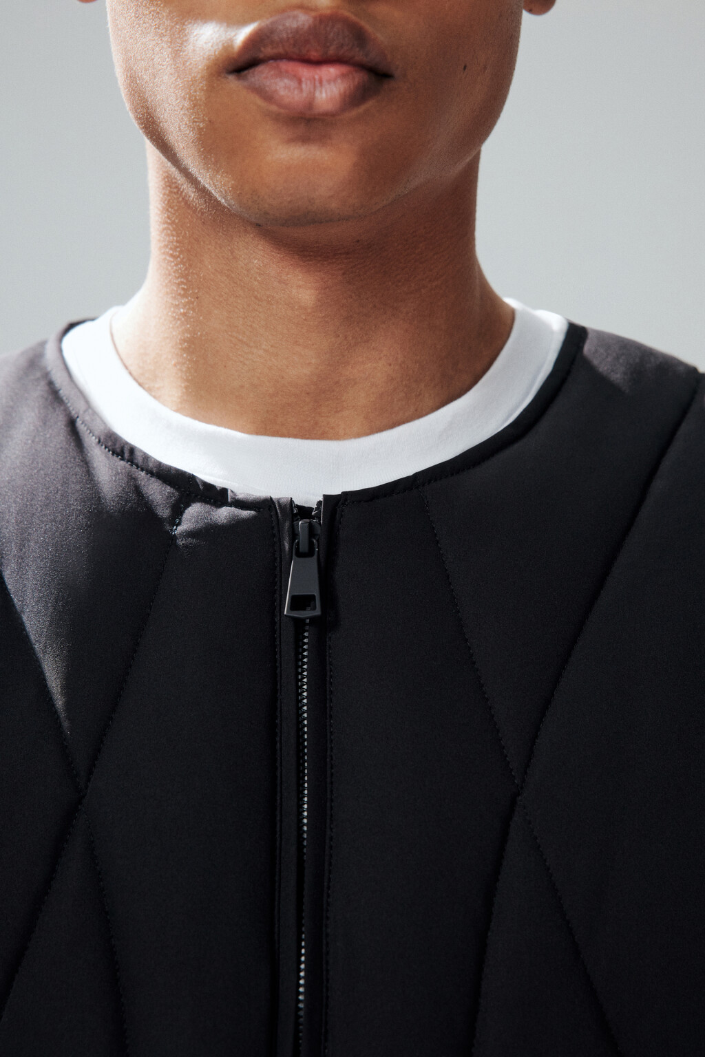 Жилет стеганый утепленный - цвет черный - 5