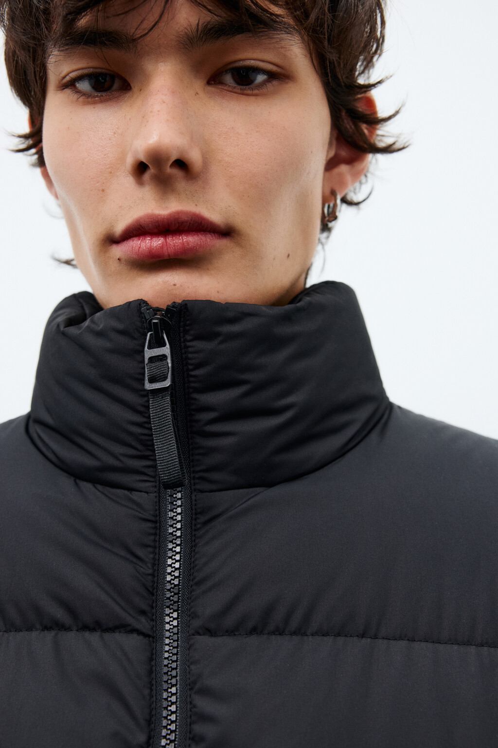 Жилет стеганый на утеплителе - цвет черный - 6