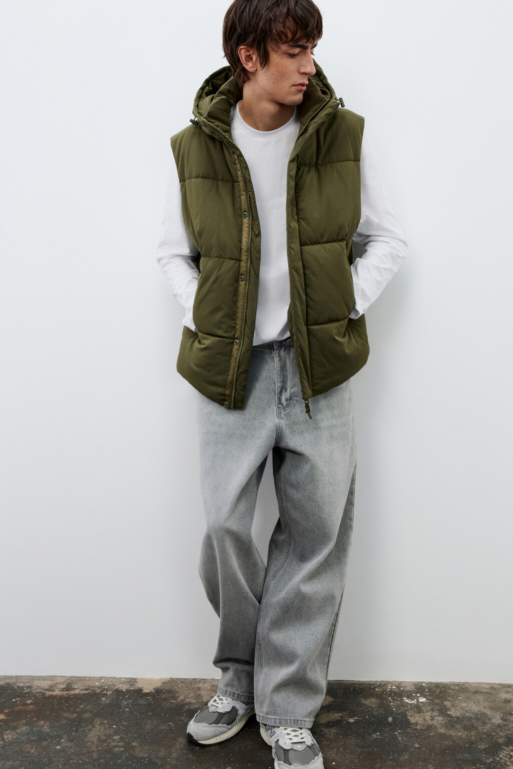 Жилет стеганый с капюшоном - цвет зеленый - 2