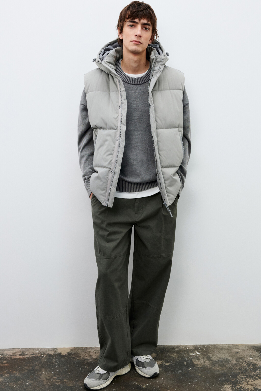 Жилет стеганый с капюшоном - цвет серый - 2