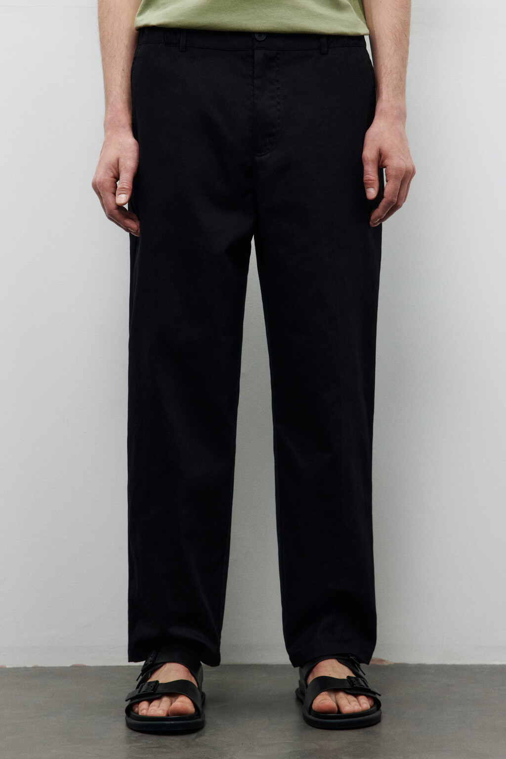 Брюки зауженные из хлопка - цвет черный - 2