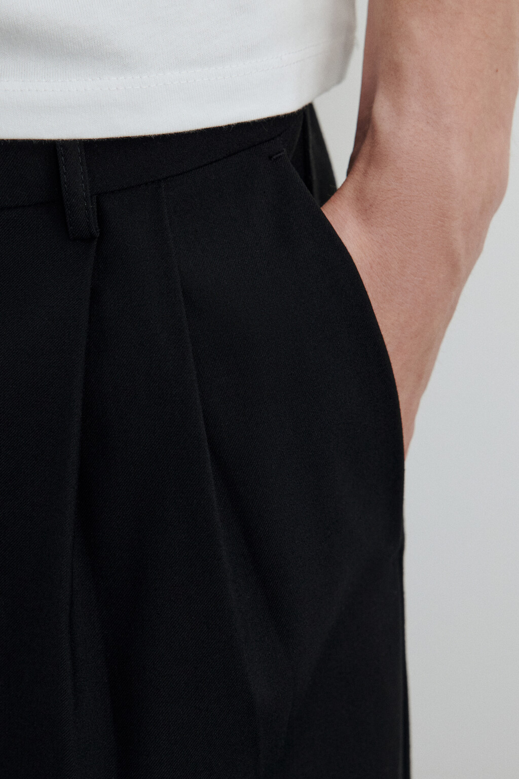 Брюки широкие костюмные со стрелками - цвет черный - 6