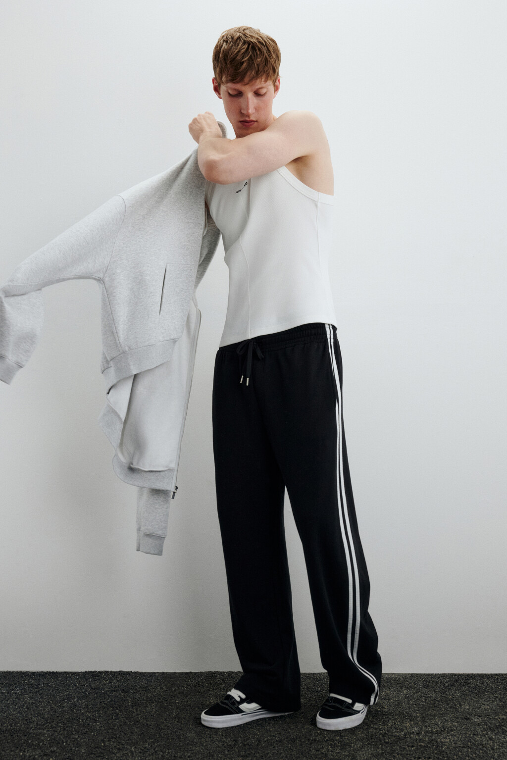 Брюки трикотажные с лампасами - цвет черный - 1