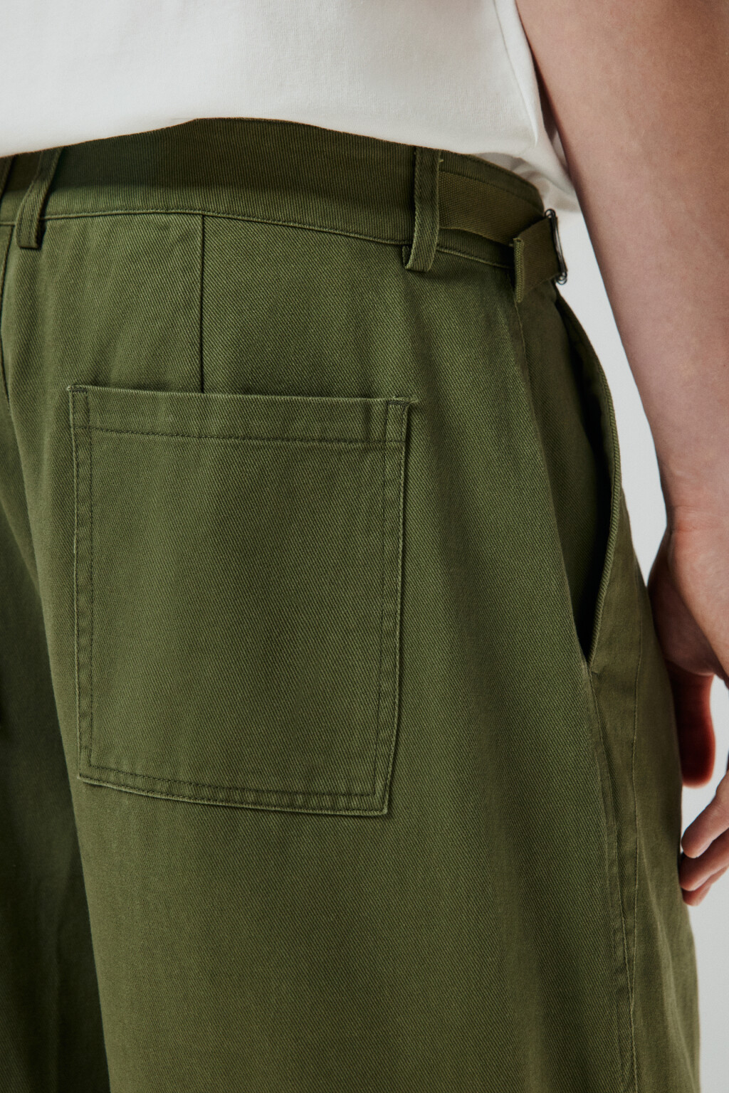 Брюки широкие со вшитым ремешком - цвет зеленый - 7