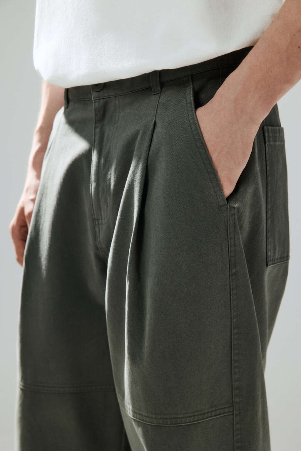 Брюки широкие из хлопкового текстиля - цвет зеленый - 6