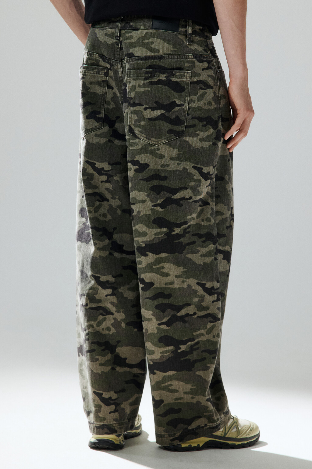 Брюки с принтом в армейском стиле - цвет мультиколор - 3