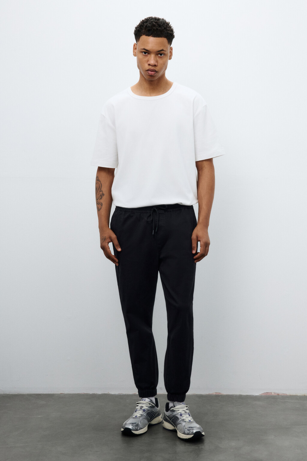 Брюки-джоггеры из хлопкового текстиля - цвет черный - 5