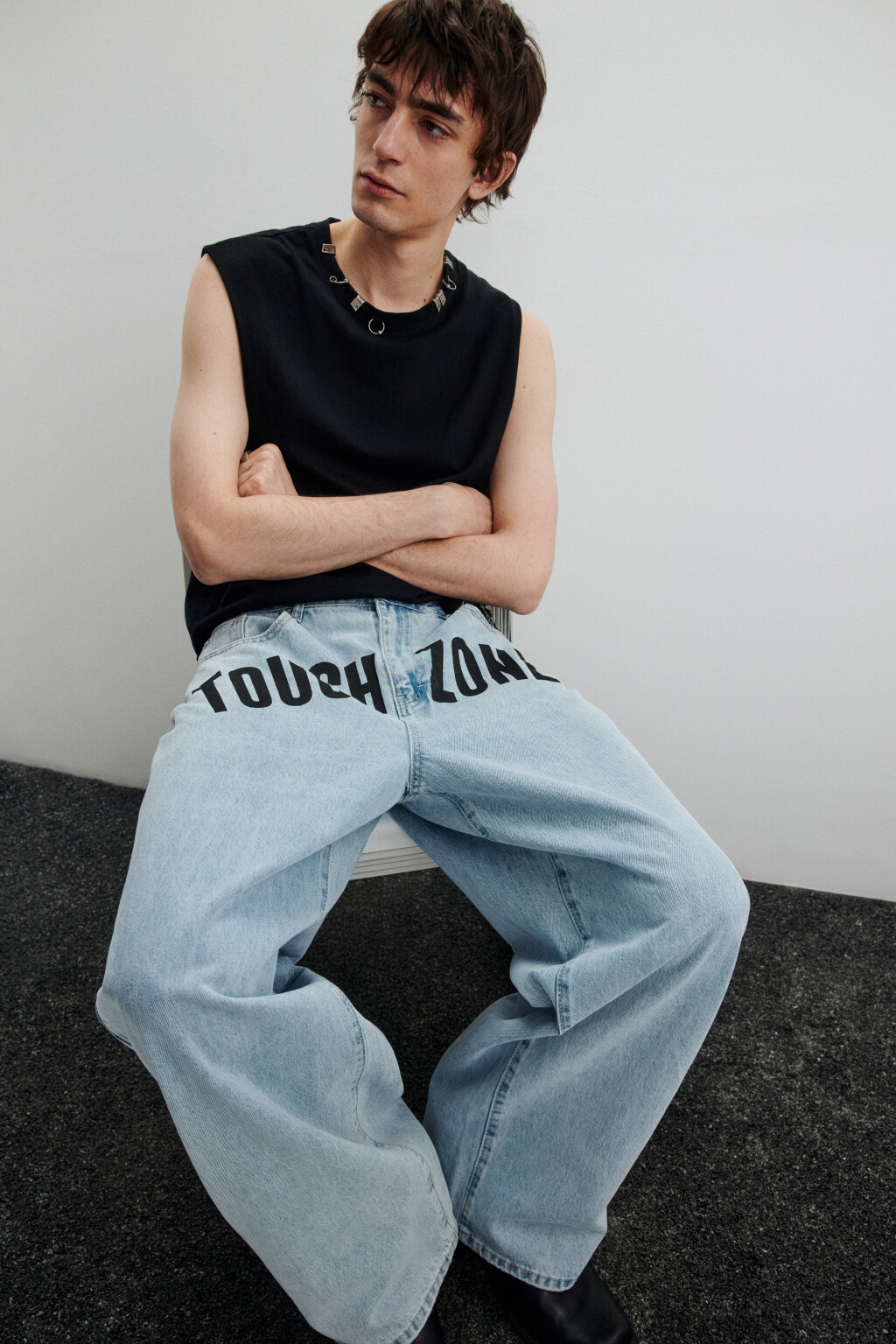 Джинсы широкие с принтом-надписью - цвет голубой - 1