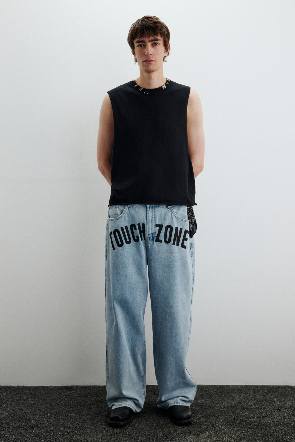 Джинсы широкие с принтом-надписью - цвет голубой - 2