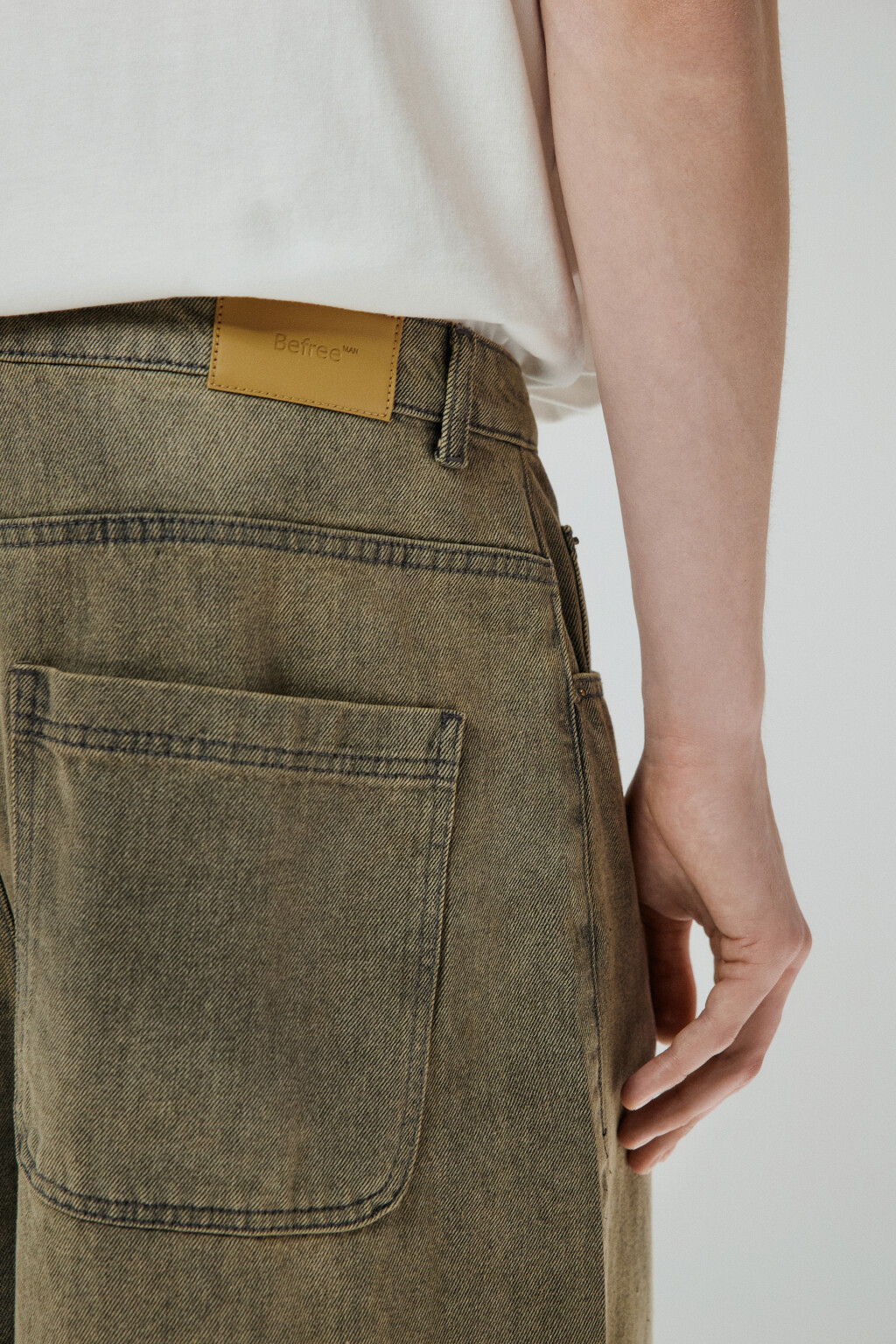 Джинсы широкие с вареным эффектом - цвет коричневый - 6