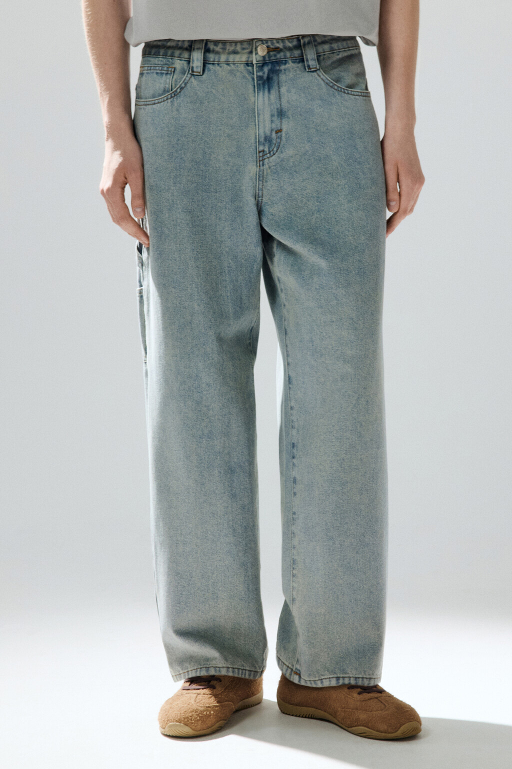 Джинсы широкие с вареным эффектом - цвет голубой - 2