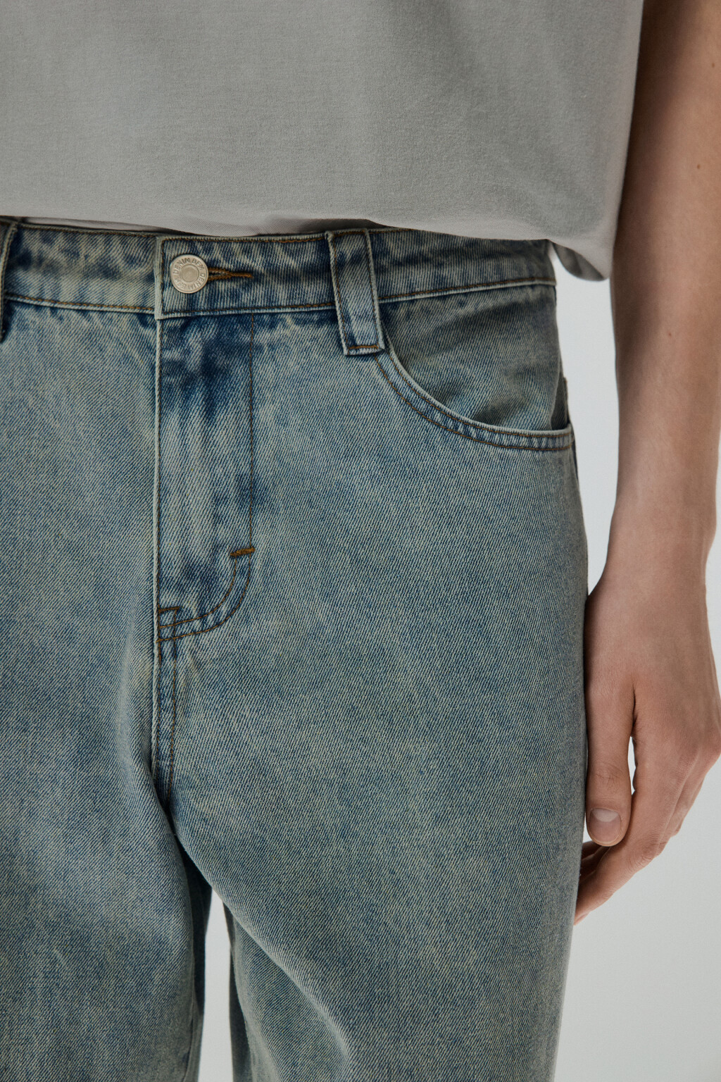 Джинсы широкие с вареным эффектом - цвет голубой - 5