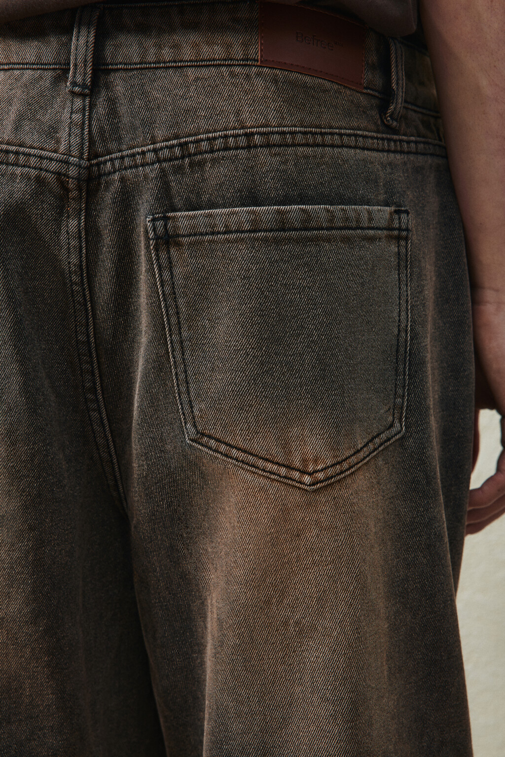 Джинсы вареные с декоративными швами - цвет серый - 5