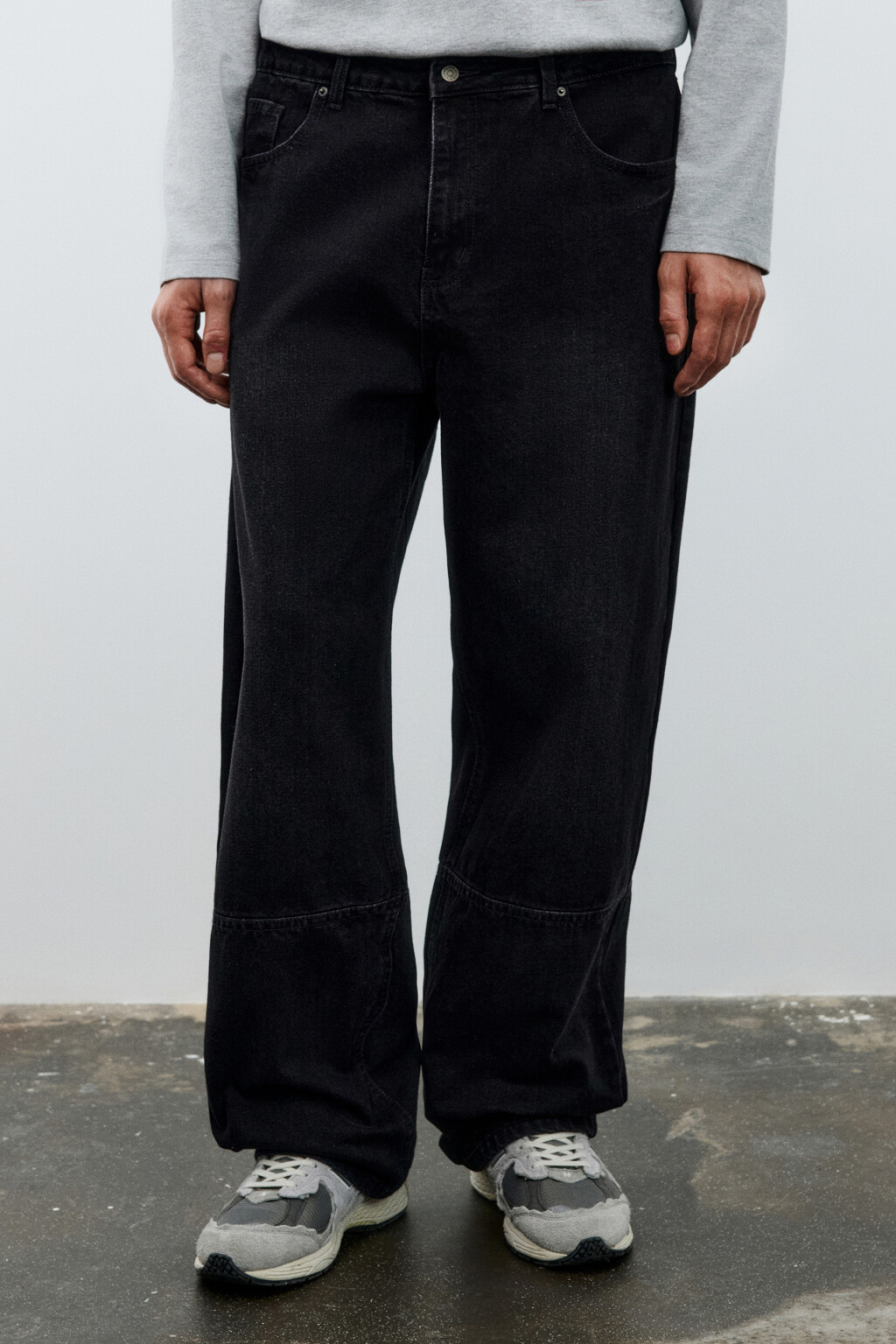 Джинсы прямые с вареным эффектом - цвет черный - 2