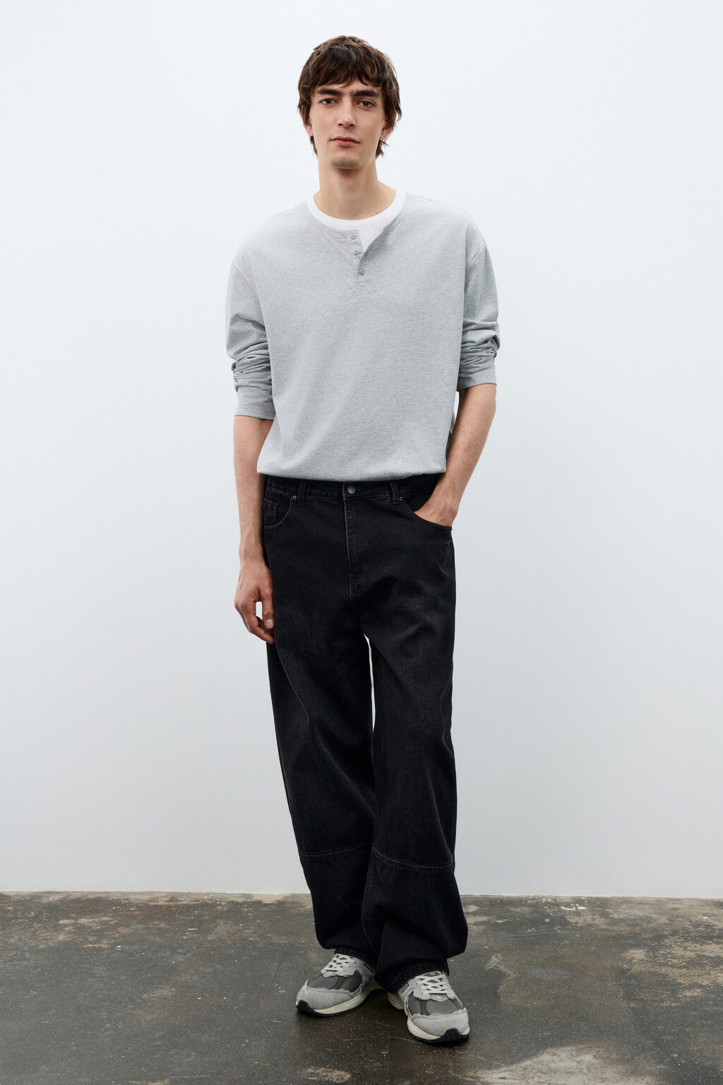 Джинсы прямые с вареным эффектом - цвет черный - 4