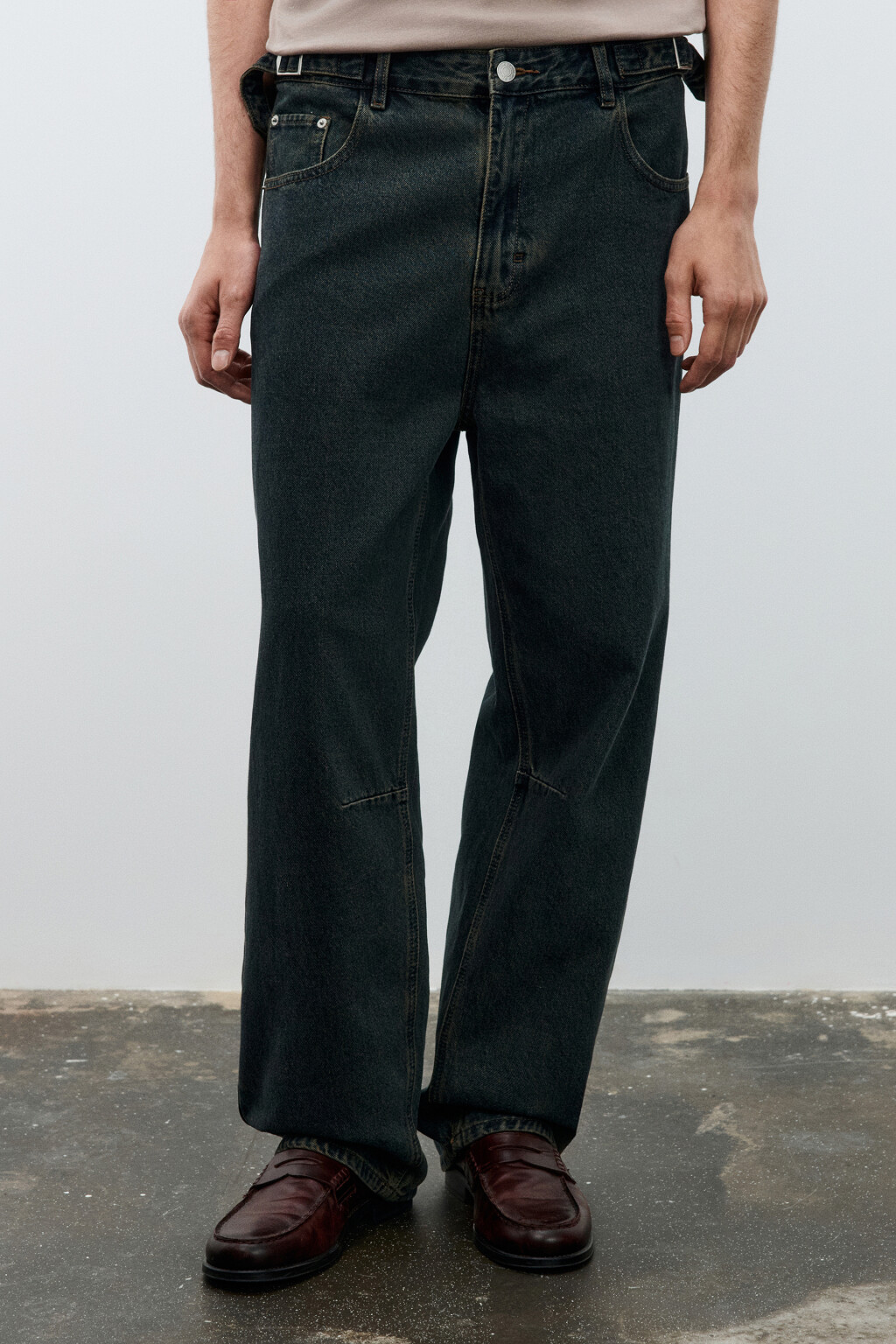 Джинсы прямые со вшитым ремешком - цвет серый - 2