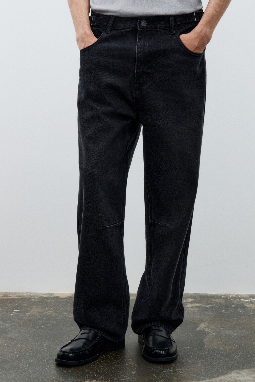 Джинсы прямые со вшитым ремешком - цвет черный - 2
