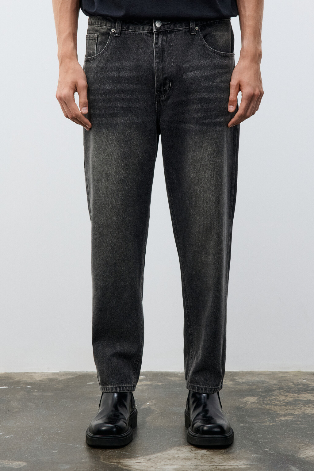 Джинсы зауженные с вареным эффектом - цвет серый - 2