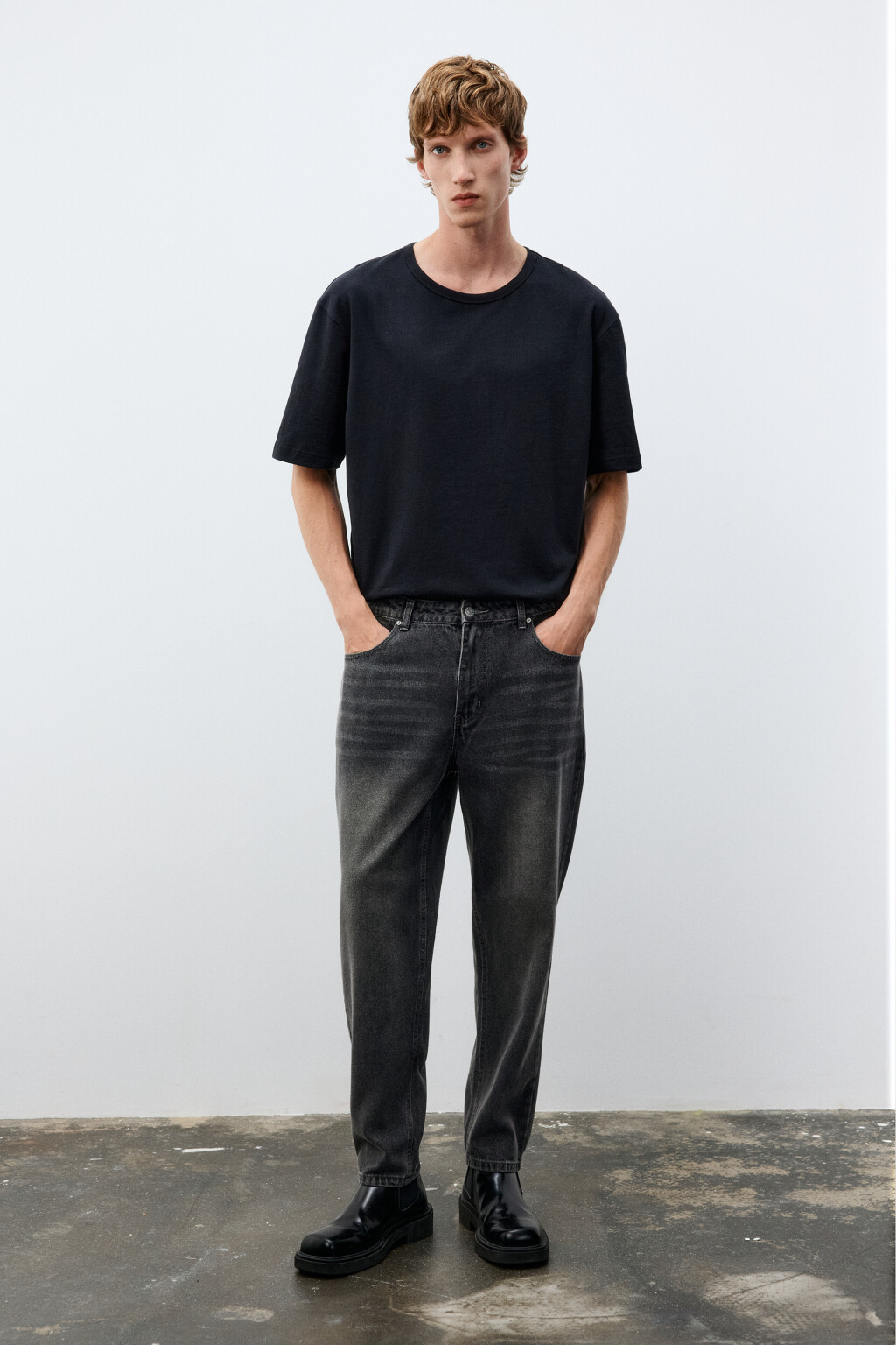 Джинсы зауженные с вареным эффектом - цвет серый - 4