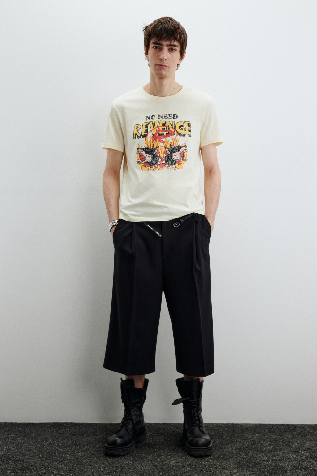 Шорты-бермуды костюмные широкие - цвет черный - 1