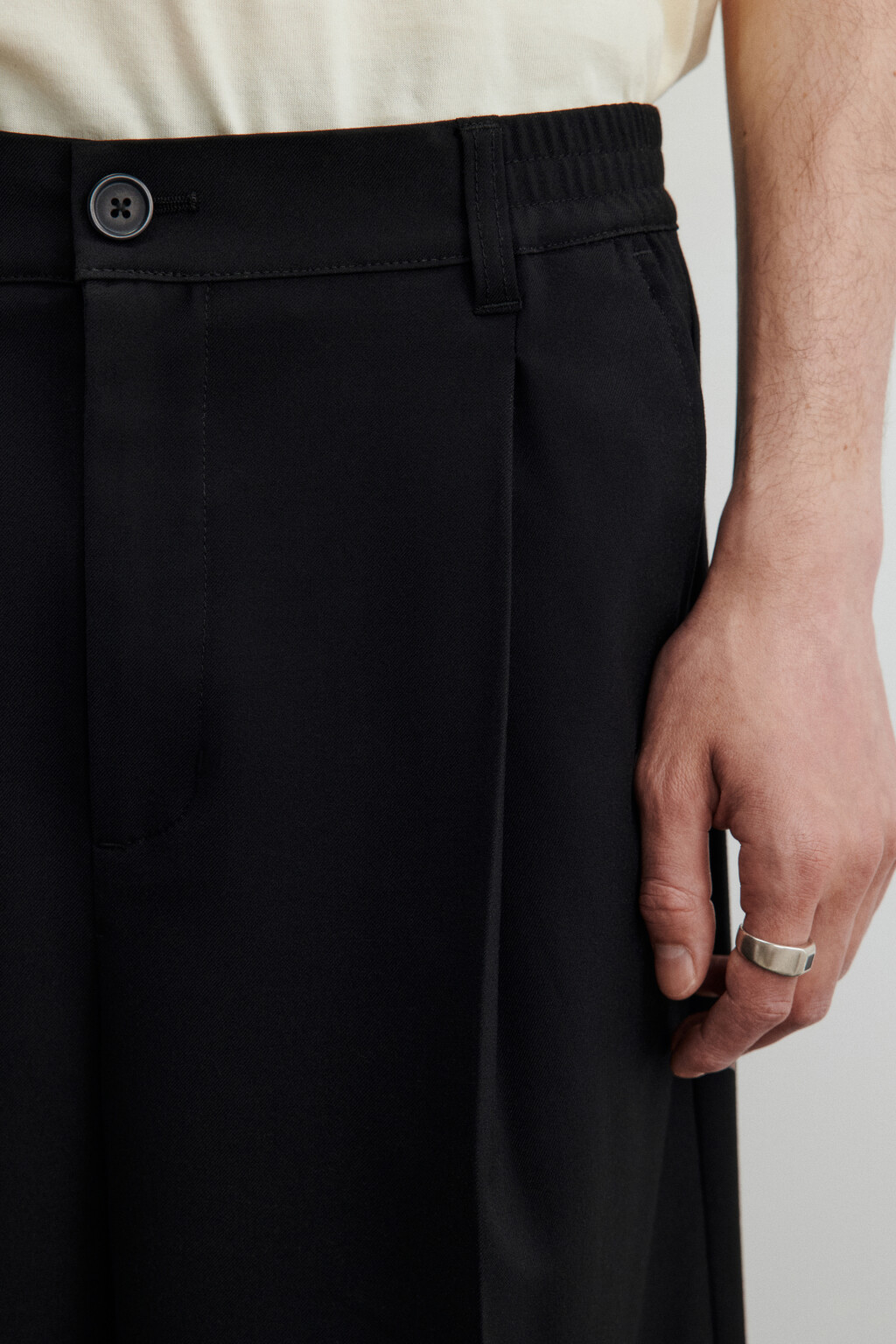 Шорты-бермуды костюмные широкие - цвет черный - 5