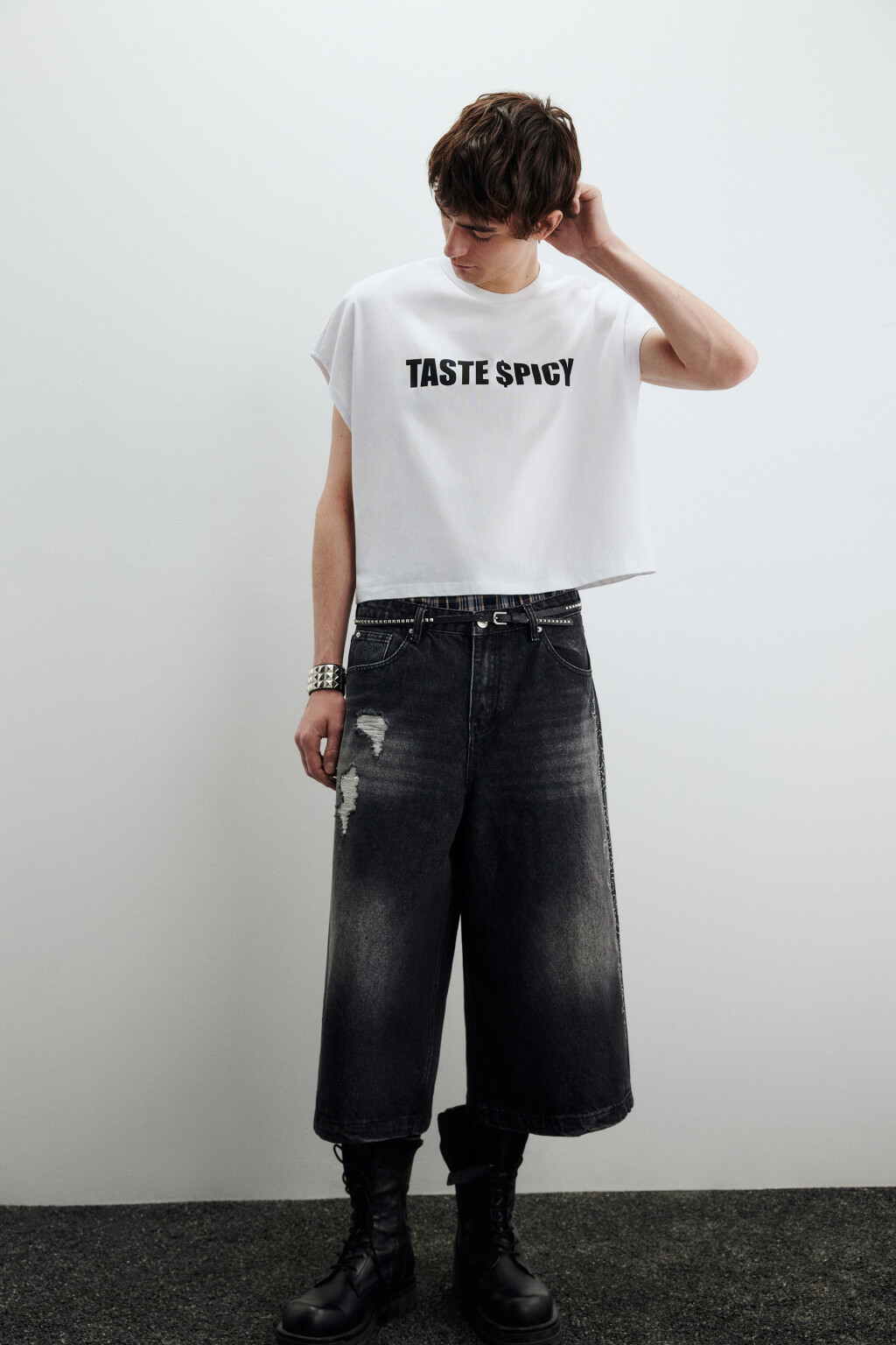 Джортсы рваные со стразами - цвет серый - 1