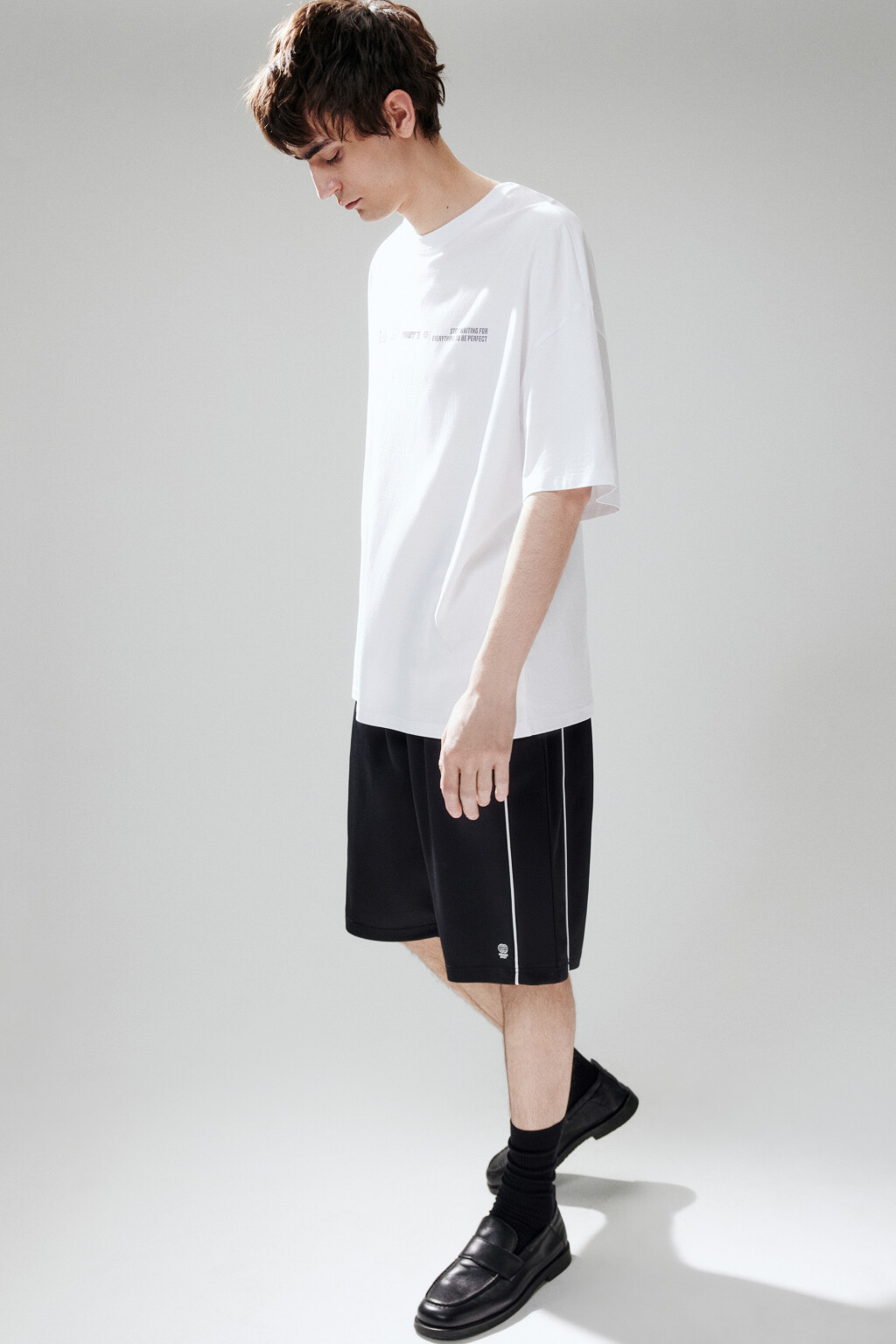 Шорты спортивные из сетки с лампасами - цвет черный - 1