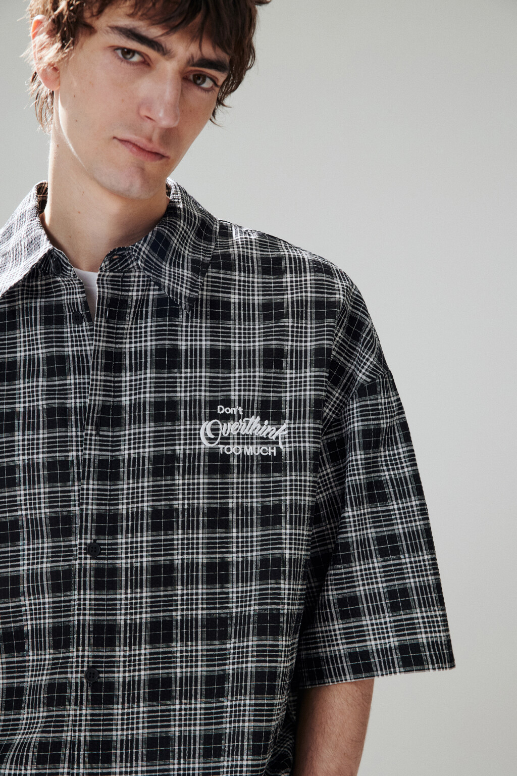 Рубашка в клетку с вышивкой - цвет черный - 2