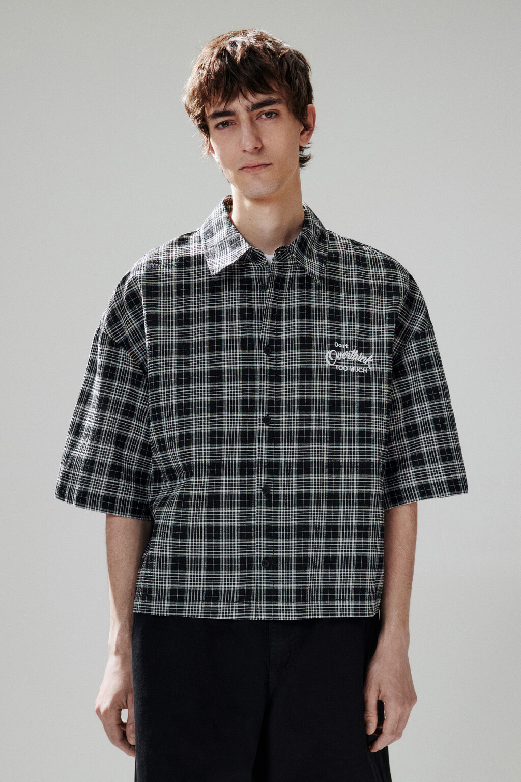 Рубашка в клетку с вышивкой - цвет черный - 3