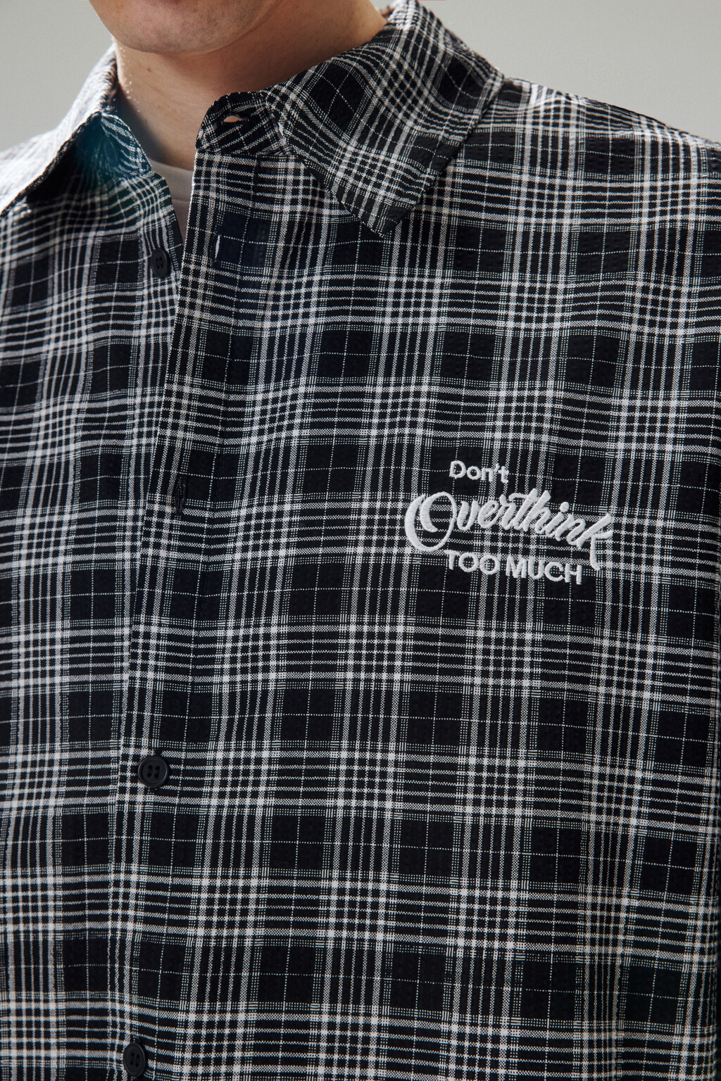 Рубашка в клетку с вышивкой - цвет черный - 6