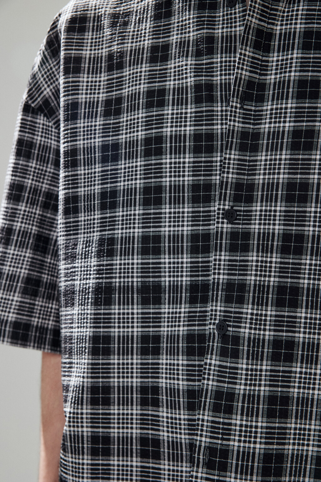 Рубашка в клетку с вышивкой - цвет черный - 7